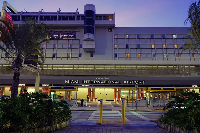 vista-del-aeropuerto-internacional-de-JYS2RXFSQRC4RB6G7RSRAJDUD4